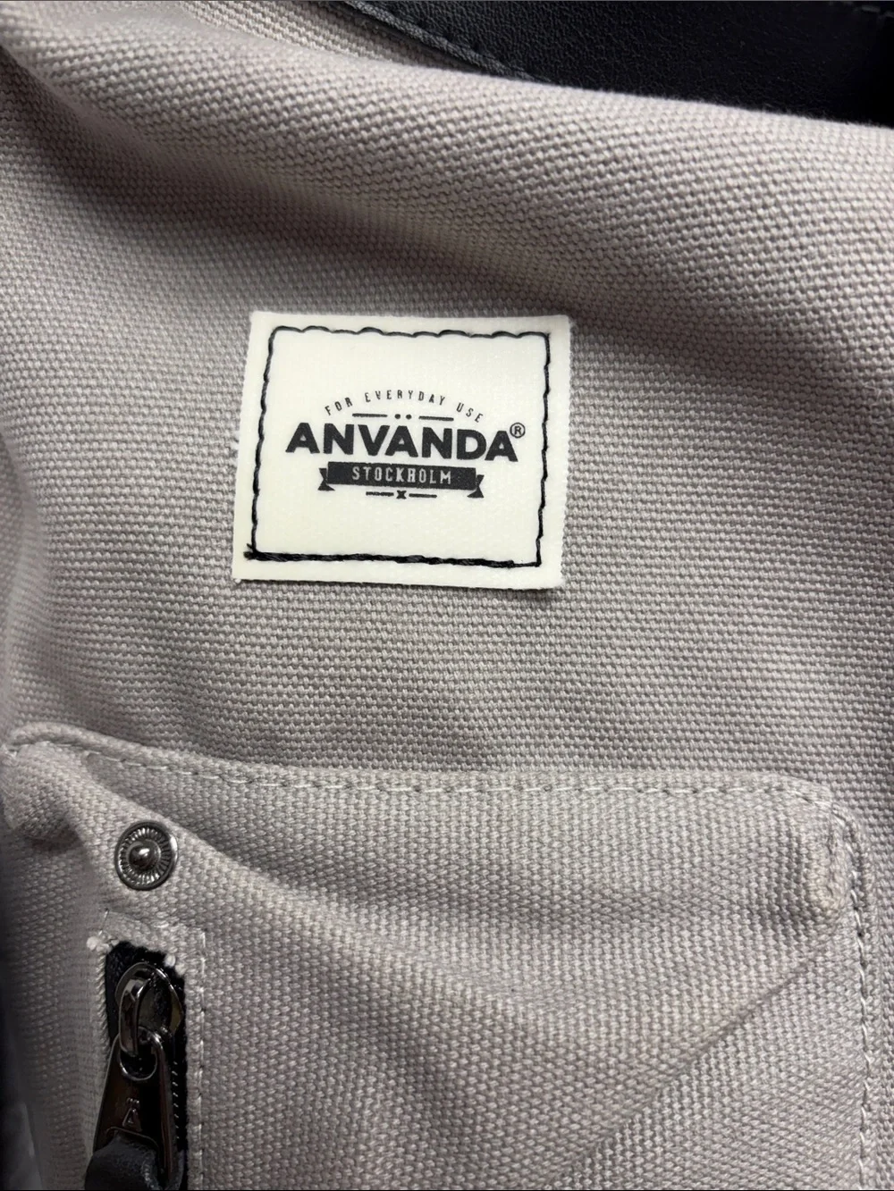 Använda a Great Freakin' Bag gray black canvas multi carry backpack Stockholm